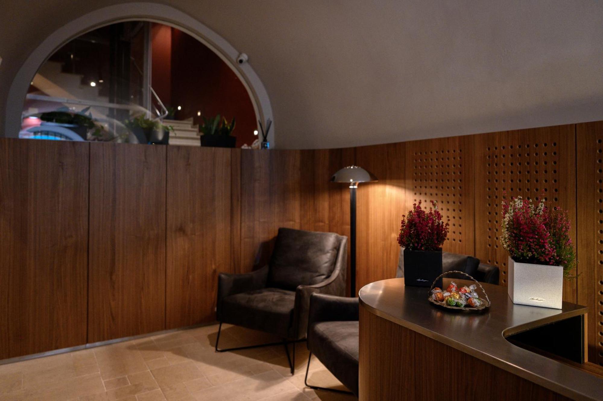 Rudolfo Hotel Львов Экстерьер фото