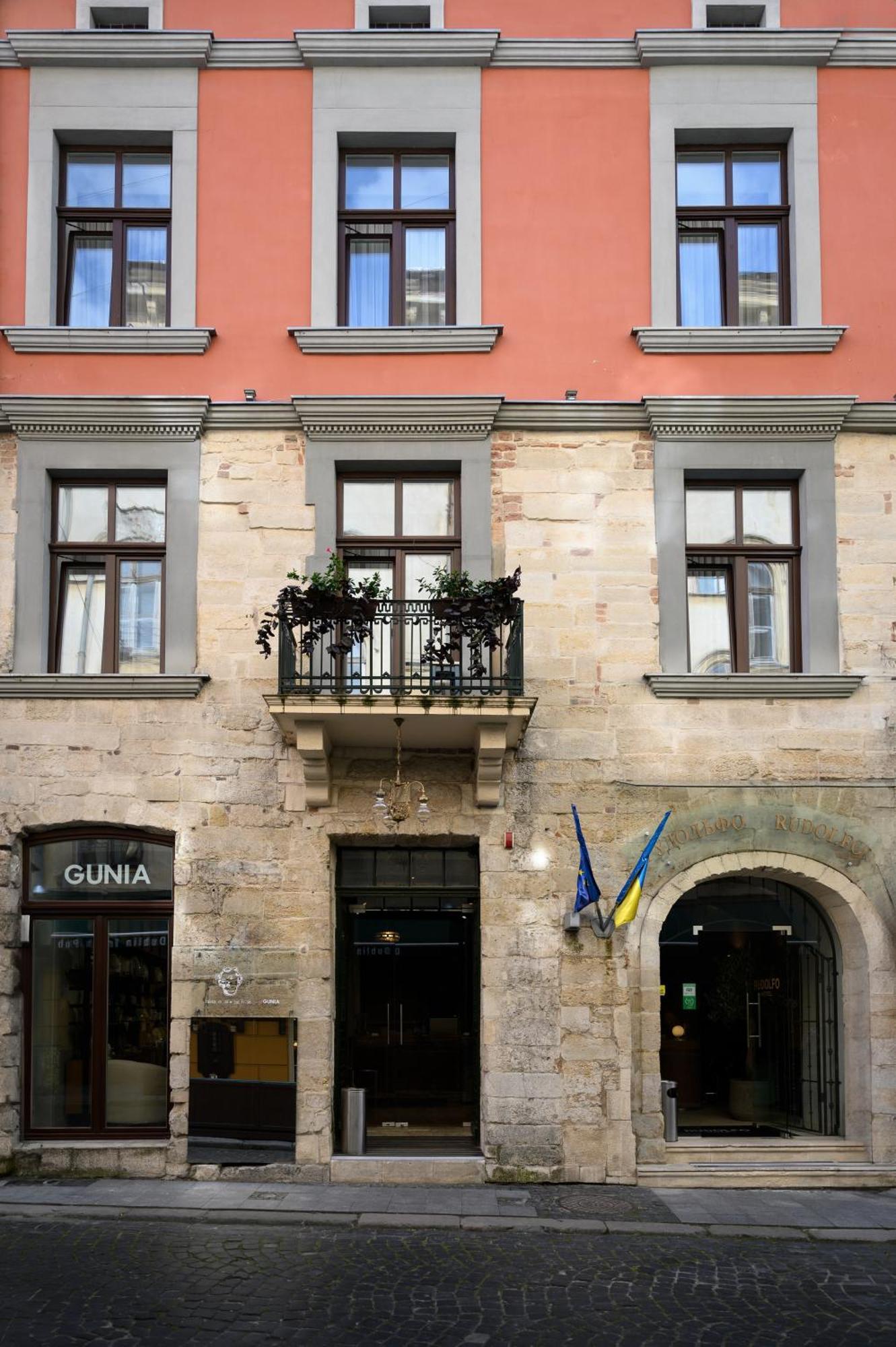Rudolfo Hotel Львов Экстерьер фото