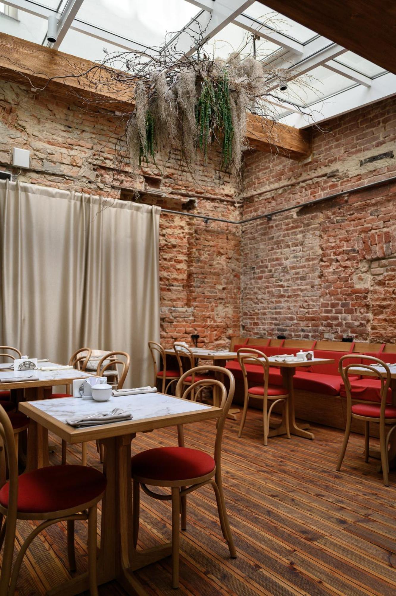Rudolfo Hotel Львов Экстерьер фото