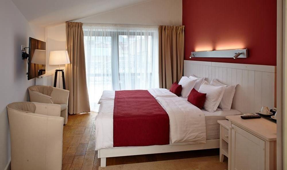 Rudolfo Hotel Львов Экстерьер фото