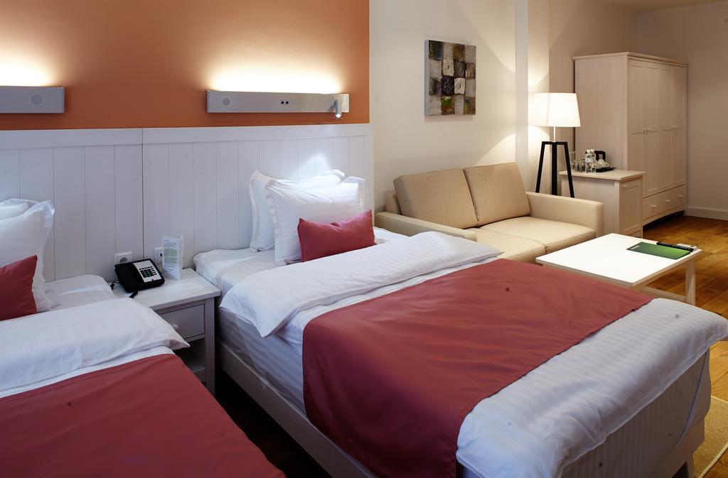 Rudolfo Hotel Львов Экстерьер фото