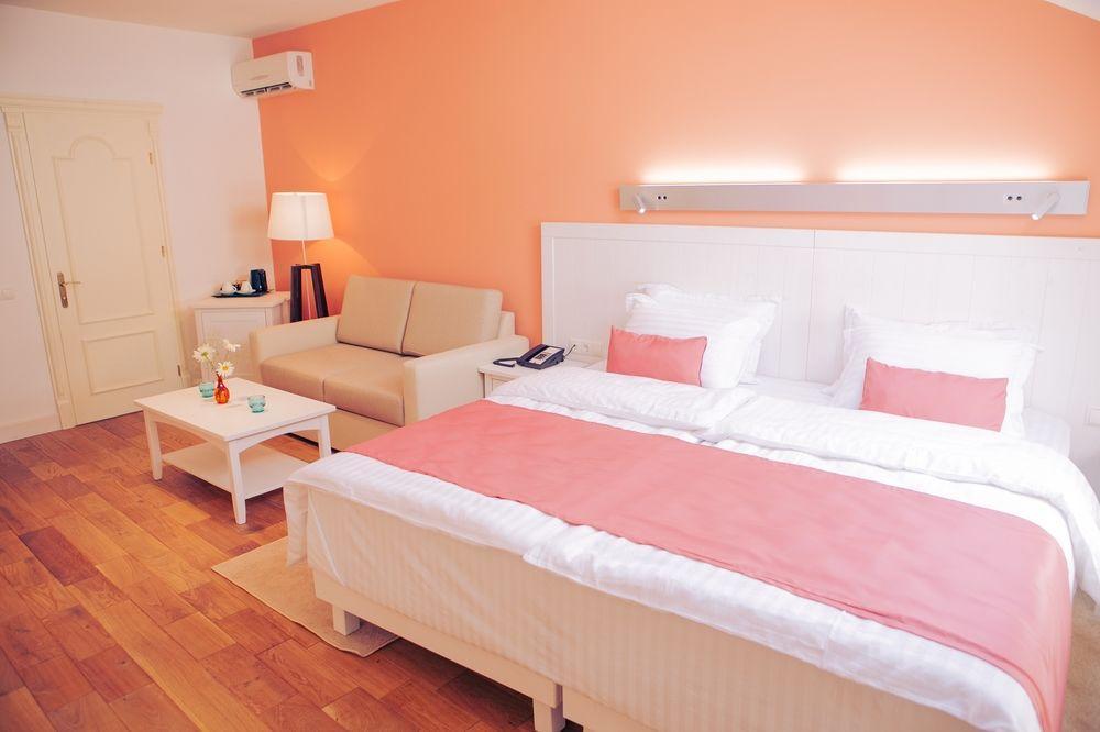 Rudolfo Hotel Львов Экстерьер фото
