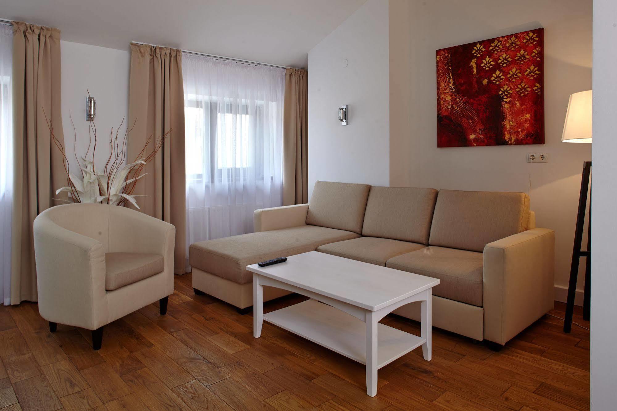 Rudolfo Hotel Львов Экстерьер фото