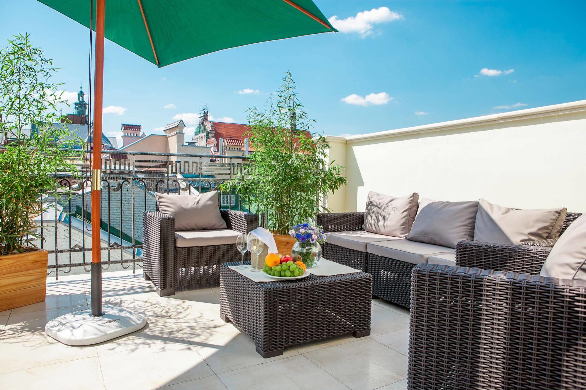 Rudolfo Hotel Львов Экстерьер фото