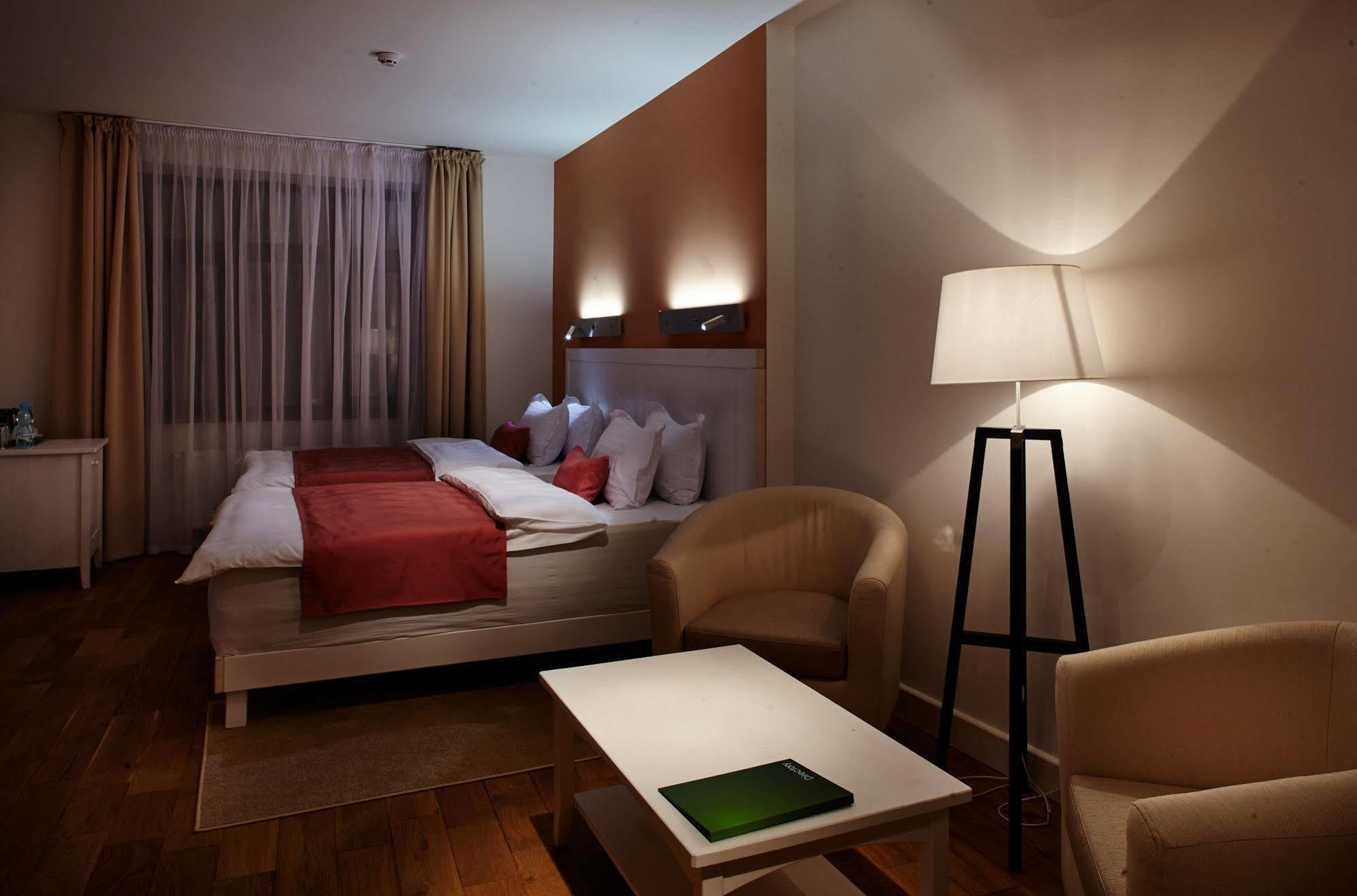 Rudolfo Hotel Львов Экстерьер фото