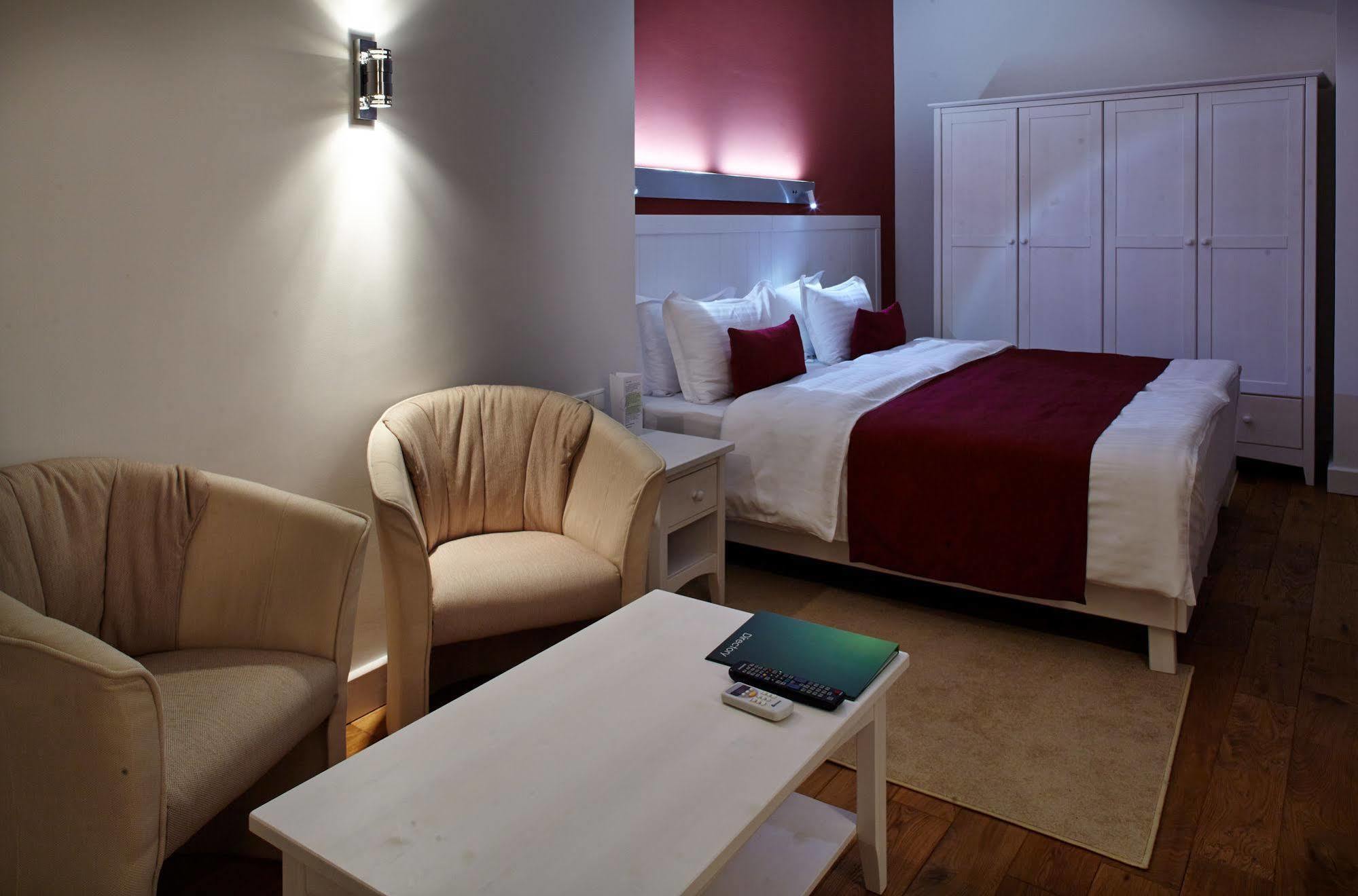 Rudolfo Hotel Львов Экстерьер фото