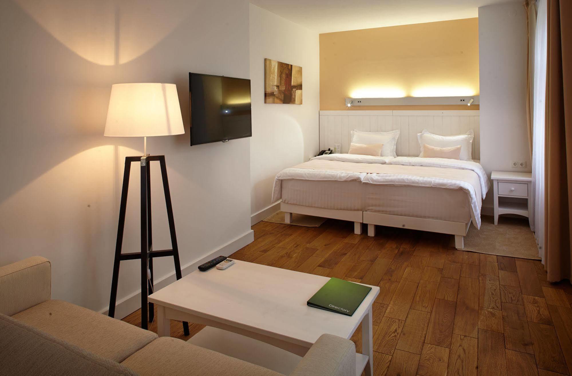 Rudolfo Hotel Львов Экстерьер фото