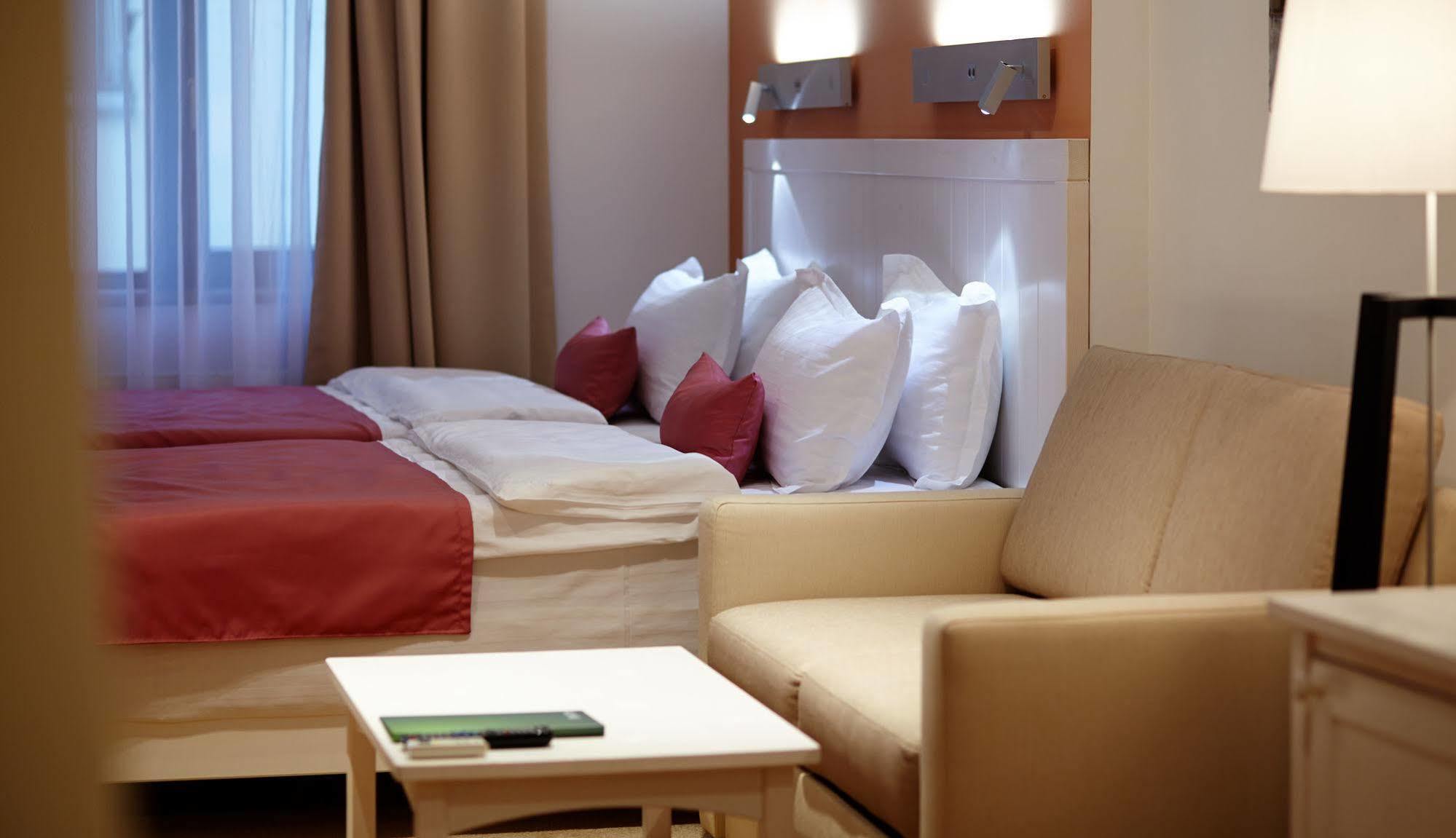 Rudolfo Hotel Львов Экстерьер фото